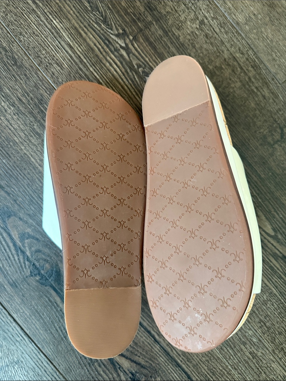 Johnston & Murphy New Ladies Cream Patent Slide Sandals with Cork Footbed 6 - Picture 5 of 6